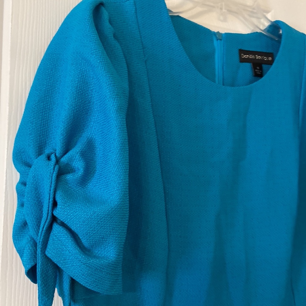 Danilo Boutique Women’s Dress size 10 beautiful blue color length 36” - Picture 4 of 12